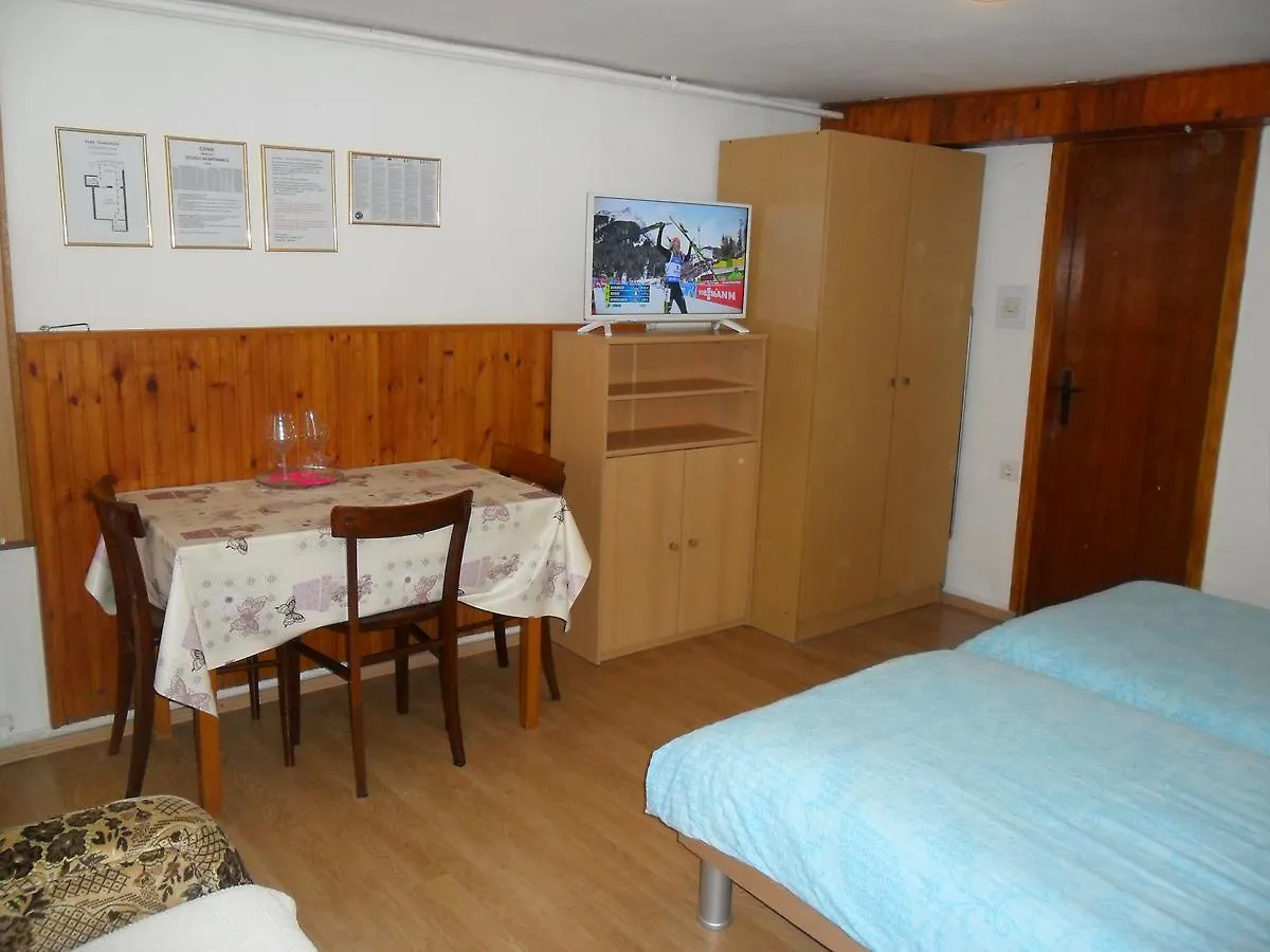 Vile Park Studio Apartments 포레치